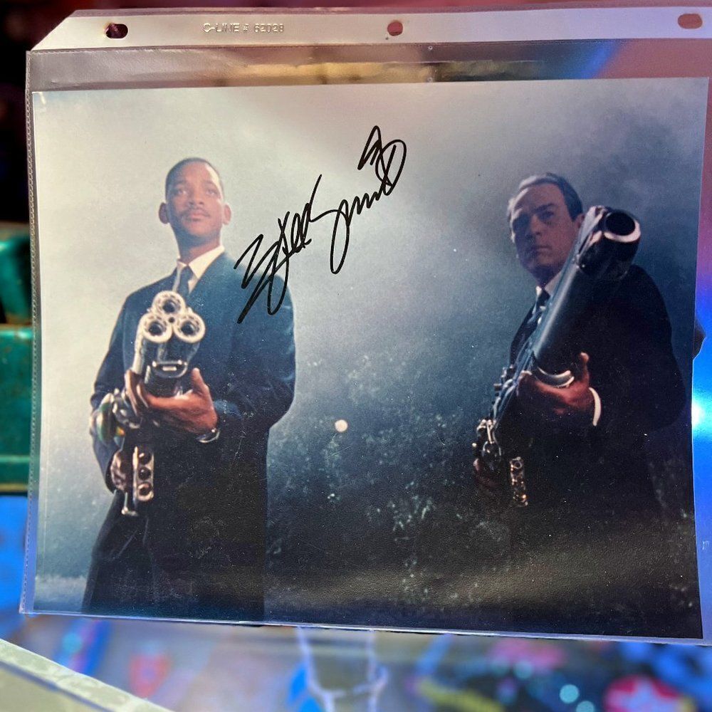 Men In Black Photograph with Autographs